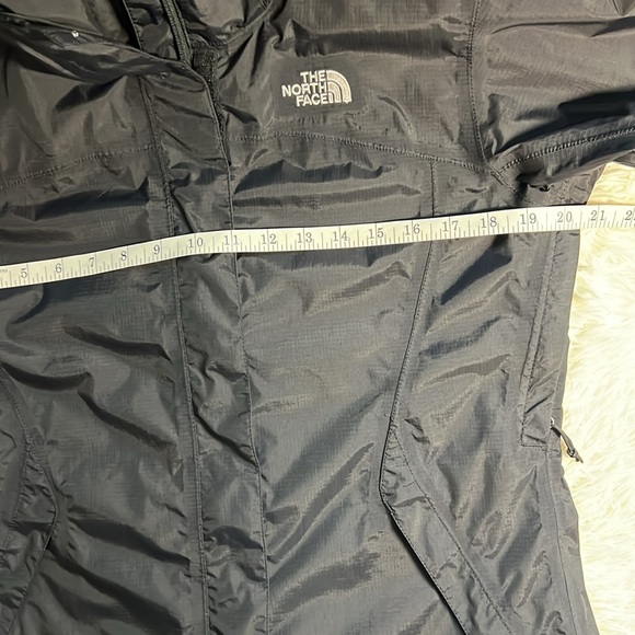 The North Face HyVent Women’s Size Small Removable Hood Black Nylon Raincoat - Picture 7 of 9